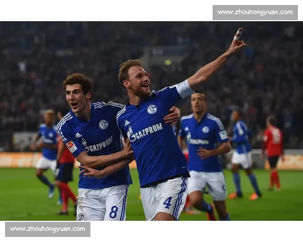 沙尔克 04 锁定 22 岁中场新星 埃尔 - 法乌齐加盟至 2029 年